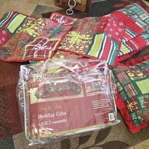 Holiday Gifts Quilt Ensemble - Festive Red and Green